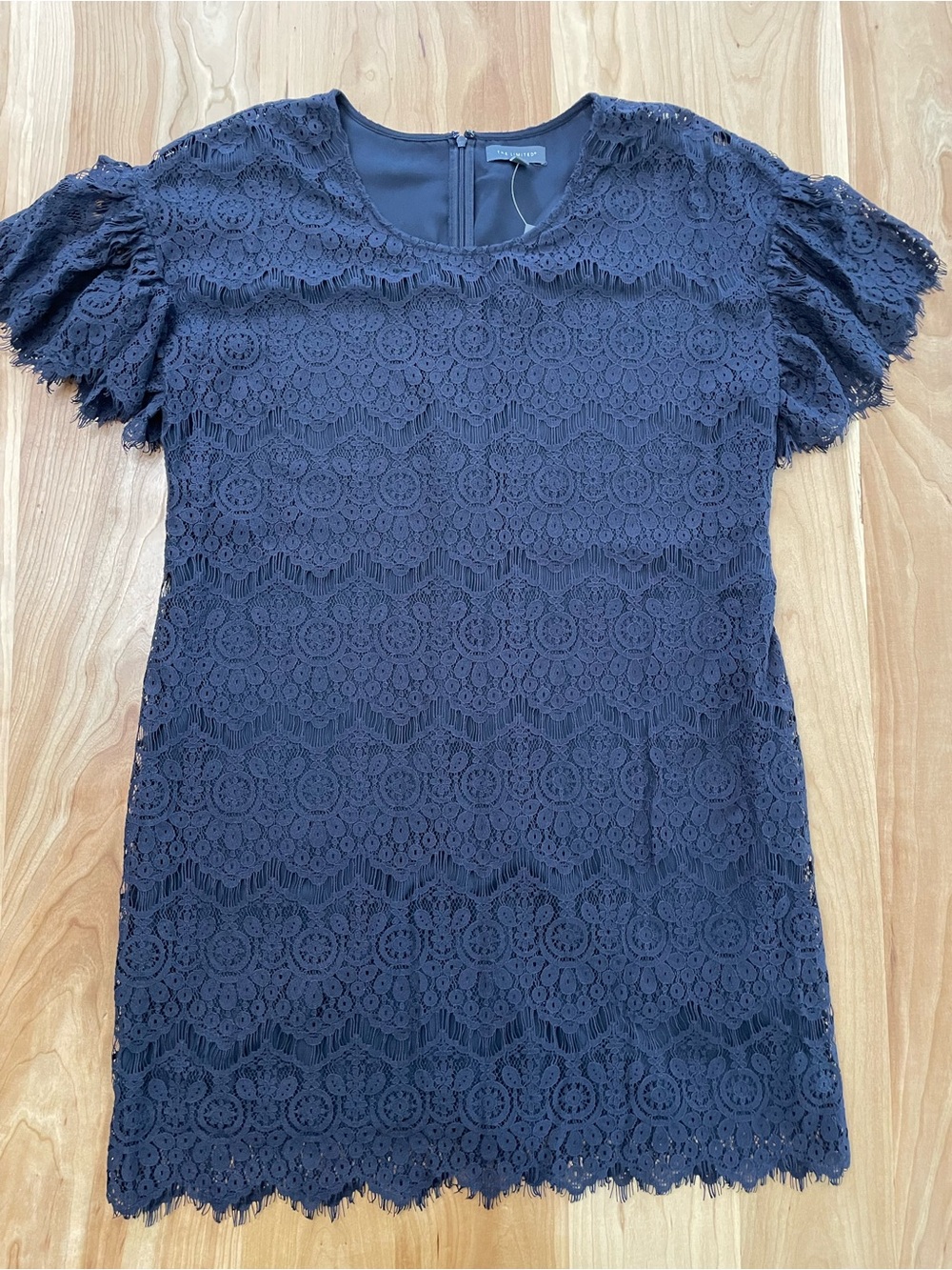 The Limited Women’s 12 Navy Lace Shift Dress Flutter Sleeve Scooped Neck